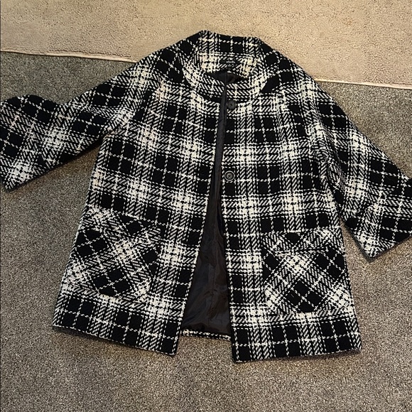 Afaella Jackets & Blazers - Elegant Black and White Plaid Women's coat